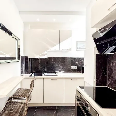 #12 Staywizus - 1bdr Joffre, 5min From Old Town Ac & Wifi